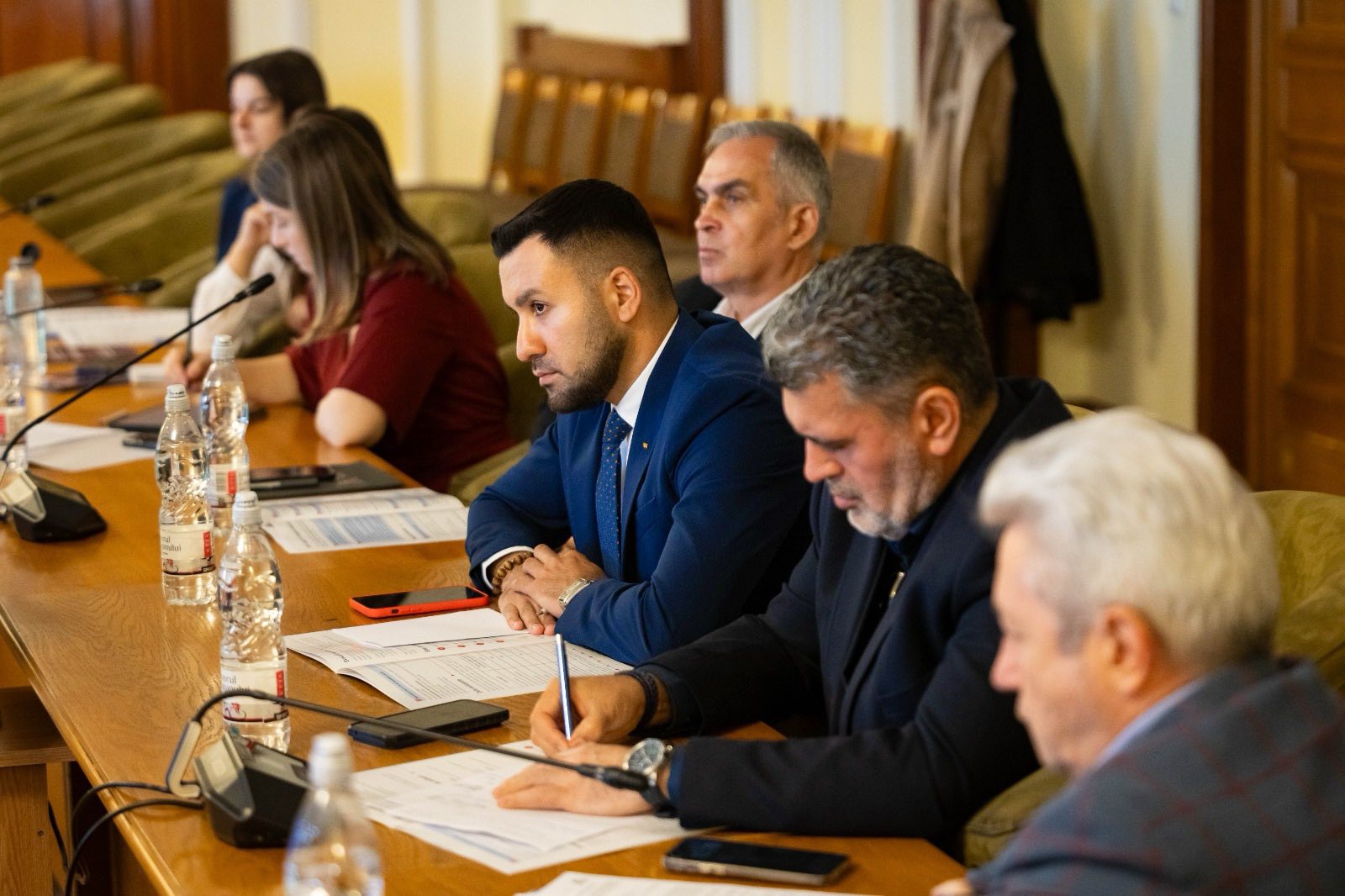BNS Tineret, prezent la consultarea din Parlamentul României privind tranziția tinerilor pe piața muncii 
