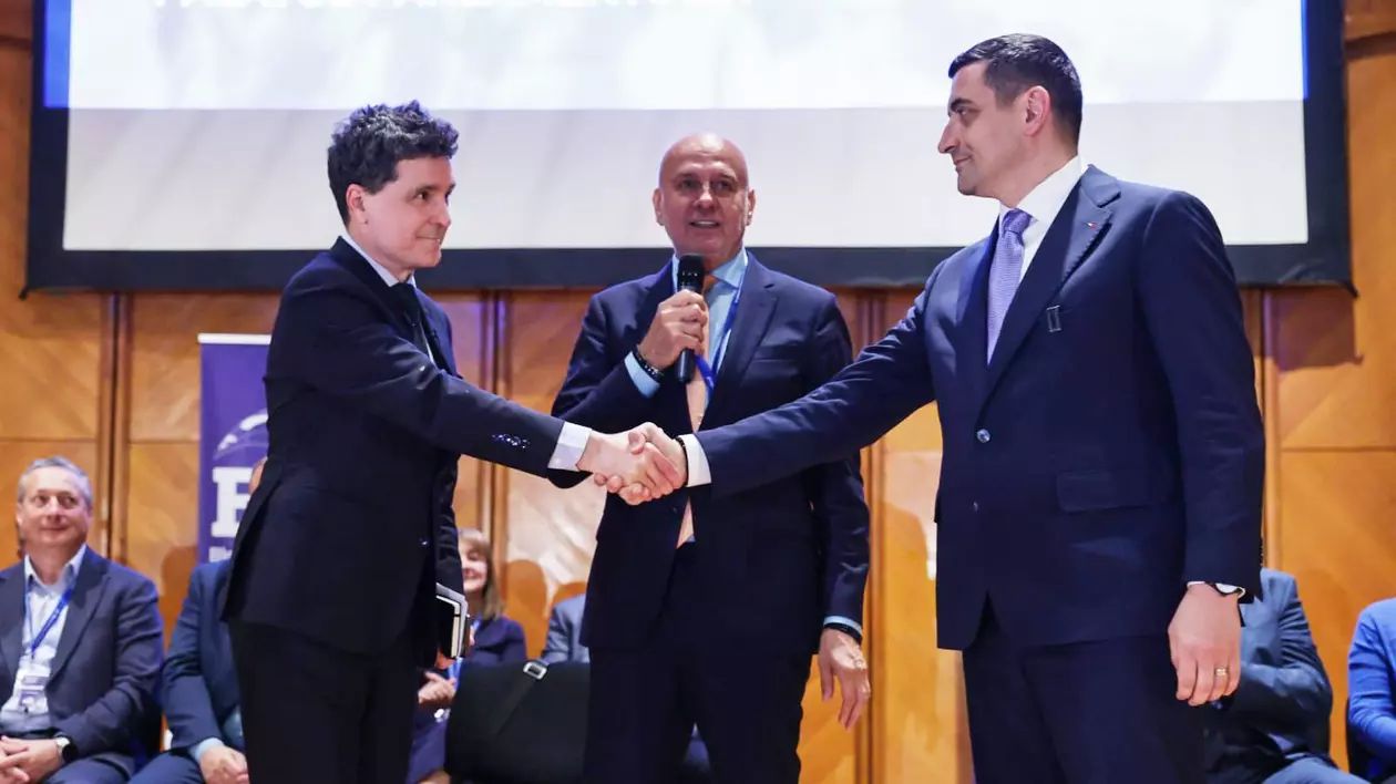 Prima confruntare dintre candidații la Președinția României, în cadrul Congresului BNS 